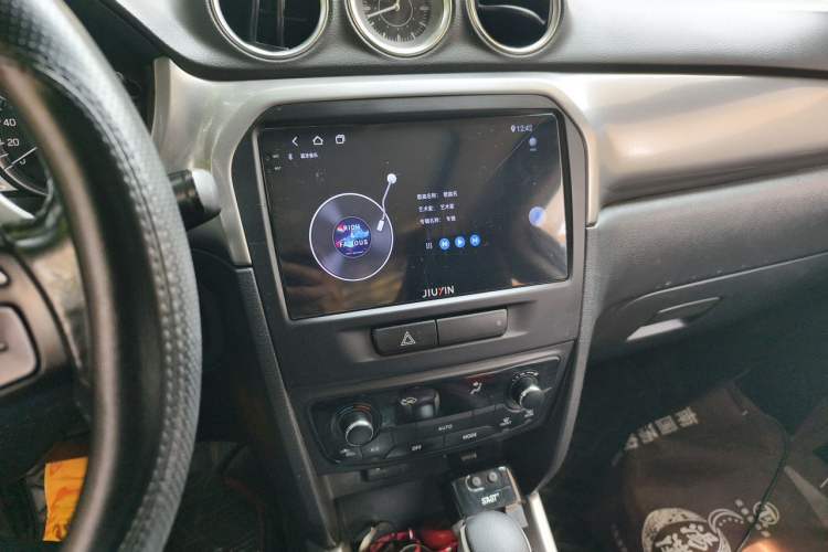 Used Suzuki Vitara 2016 1.4T Automatic Two-Wheel Drive Luxury Version Audio And AC Panel