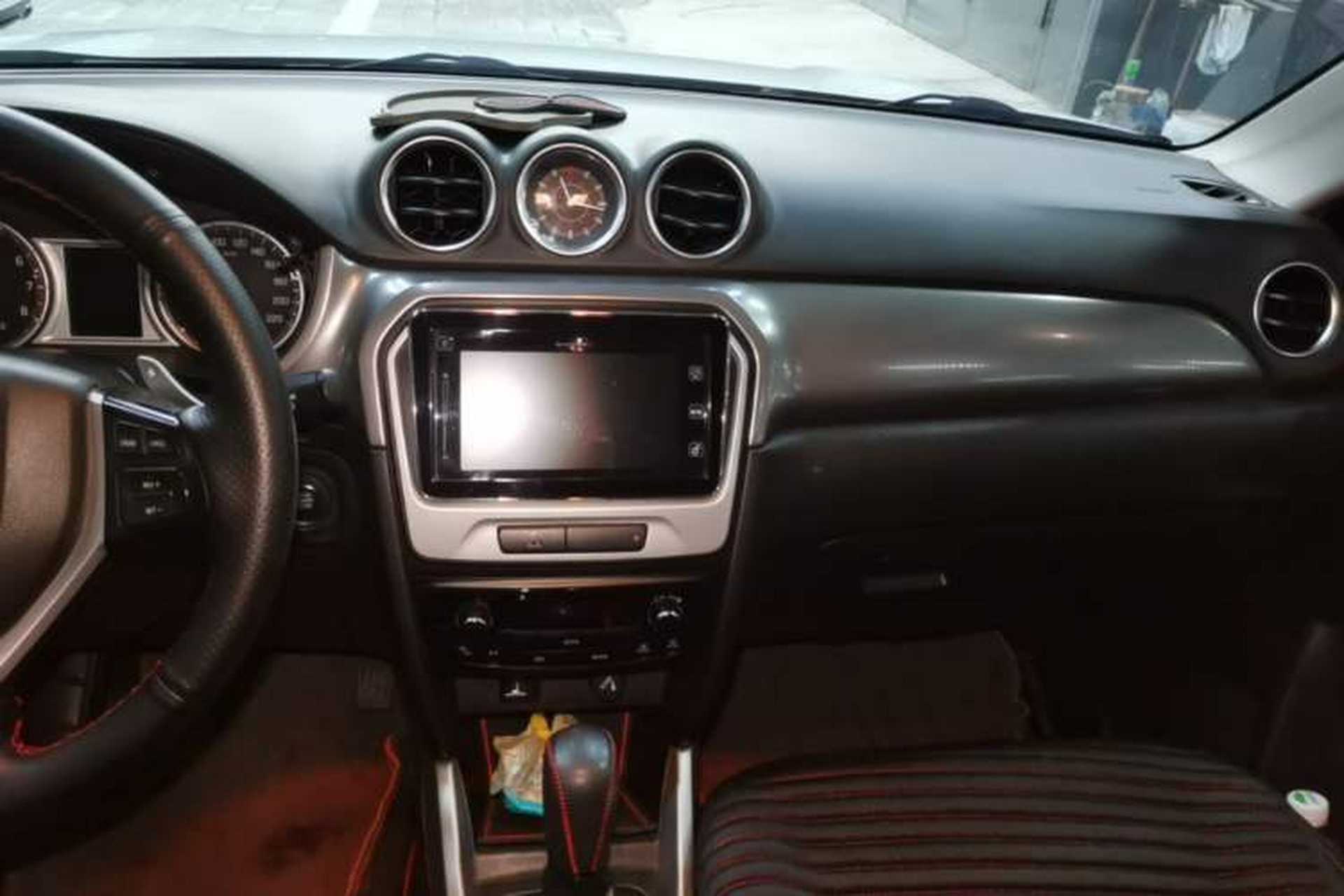 Used Suzuki Vitara 2016 1.4T Automatic Two-Wheel Drive Luxury Version Audio And AC Panel