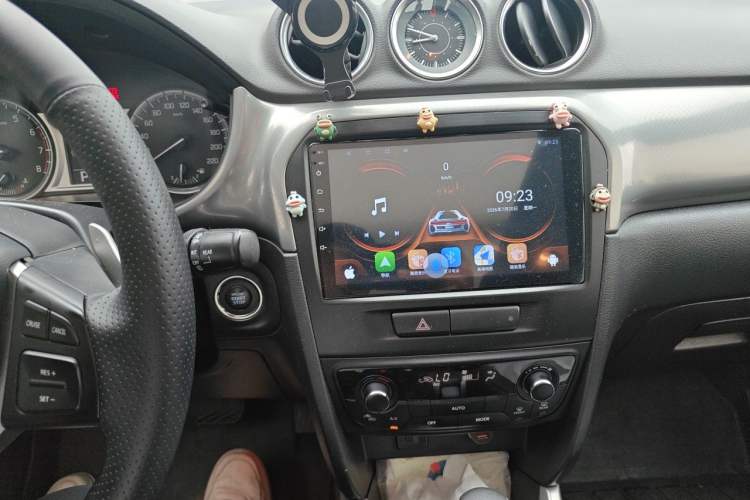 Used Suzuki Vitara 2016 1.4T Automatic Two-Wheel Drive Luxury Version Audio And AC Panel