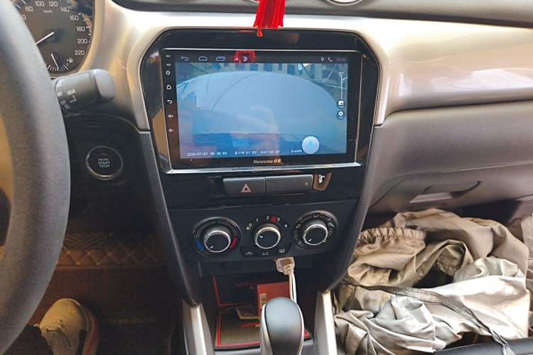 Used Suzuki Vitara 2016 1.4T Automatic Two-Wheel Drive Elite Model Audio And AC Panel