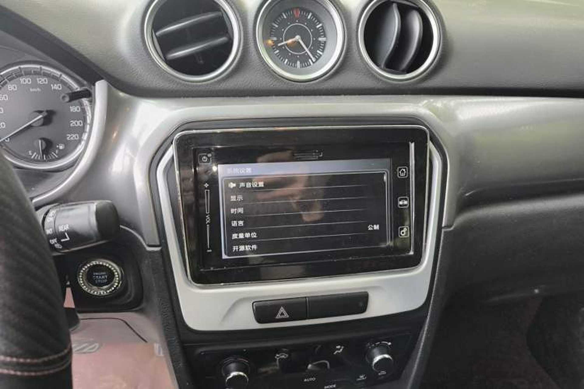 Used Suzuki Vitara 2016 1.4T Automatic Two-Wheel Drive Luxury Version Audio And AC Panel