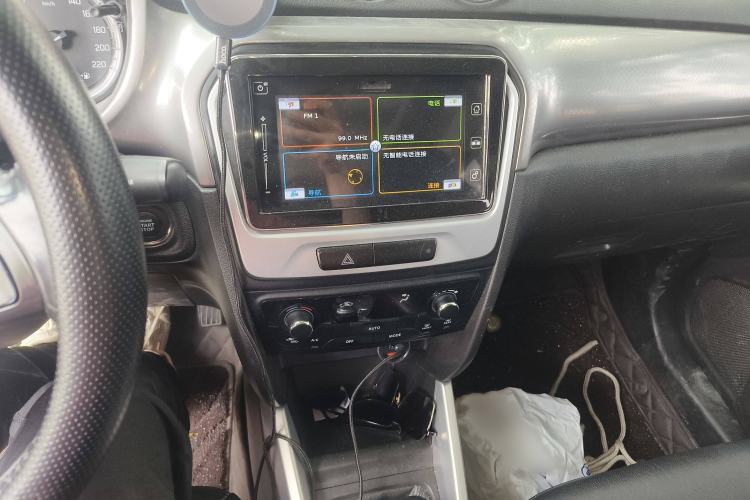 Used Suzuki Vitara 2016 1.4T Manual Two-Wheel Drive Luxury Model Audio And AC Panel