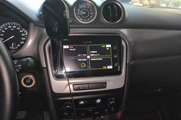 Used Suzuki Vitara 2016 1.4T Automatic Two-Wheel Drive Luxury Version Audio And AC Panel