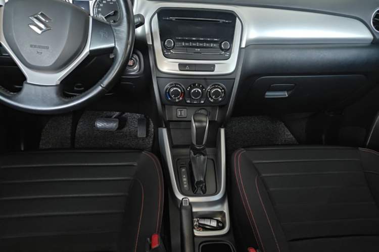 Used Suzuki Vitara 2016 1.4T Automatic Two-Wheel Drive Elite Model Audio And AC Panel