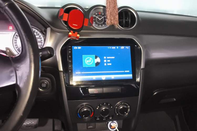 Used Suzuki Vitara 2016 1.4T Automatic Two-Wheel Drive Elite Model Audio And AC Panel