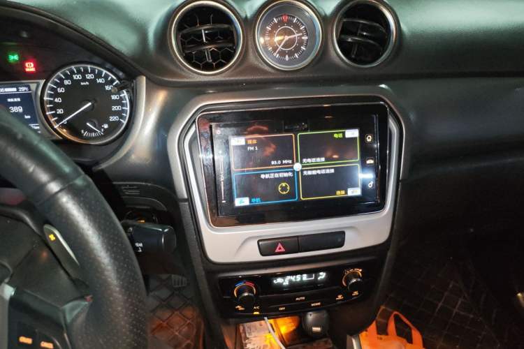 Used Suzuki Vitara 2016 1.4T Automatic 4x4 Flagship Model Audio And AC Panel