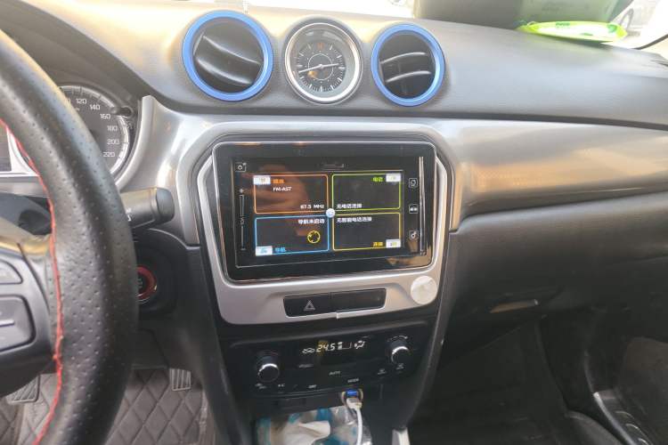 Used Suzuki Vitara 2016 1.4T Manual Two-Wheel Drive Luxury Model Audio And AC Panel