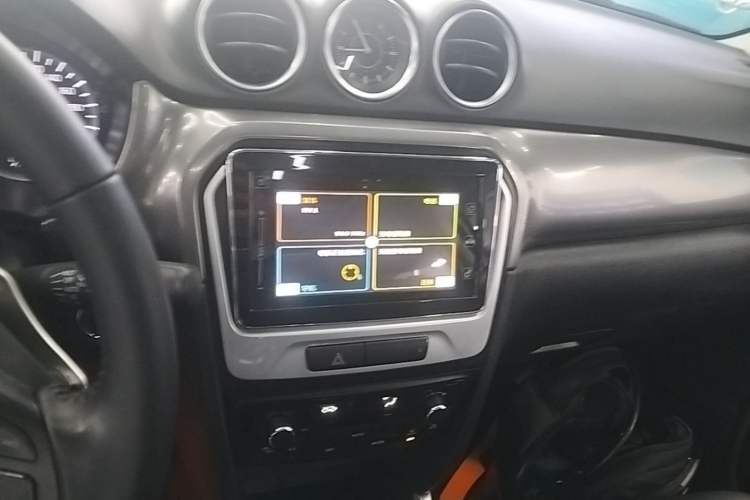 Used Suzuki Vitara 2016 1.4T Automatic 4x4 Flagship Model Audio And AC Panel