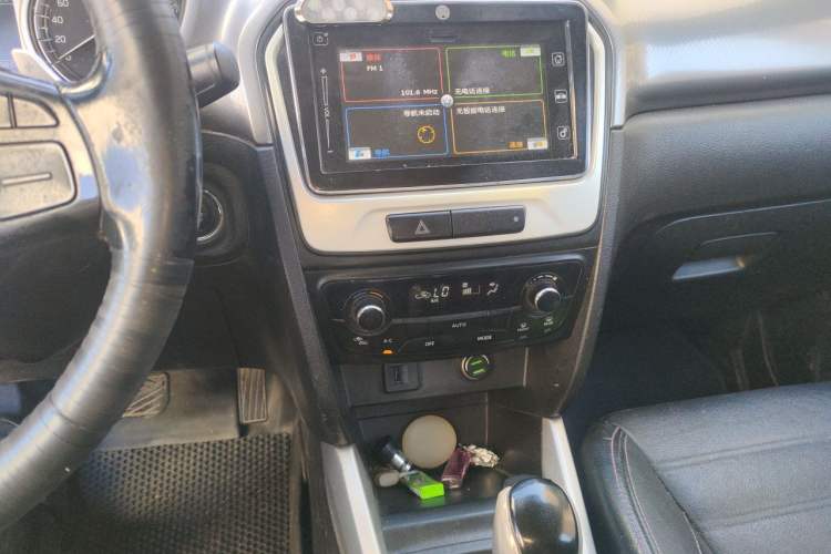Used Suzuki Vitara 2016 1.4T Automatic Two-Wheel Drive Luxury Version Audio And AC Panel