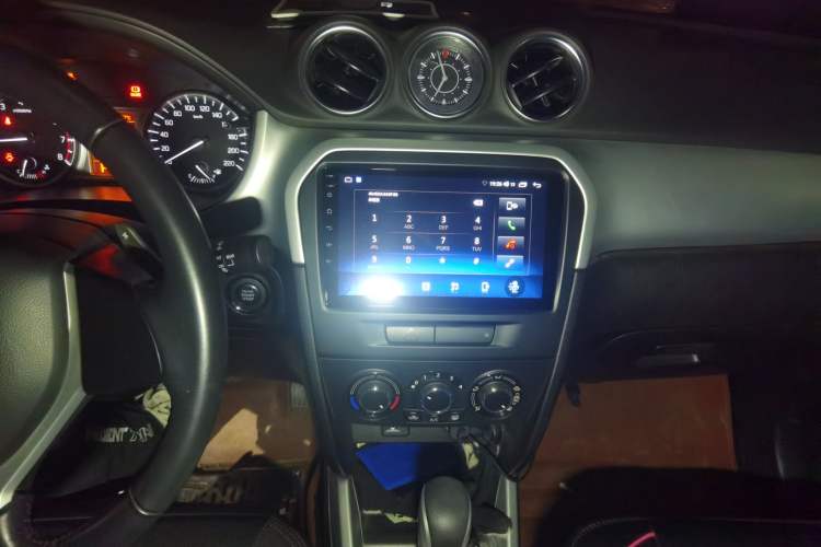 Used Suzuki Vitara 2016 1.4T Automatic Two-Wheel Drive Elite Model Audio And AC Panel
