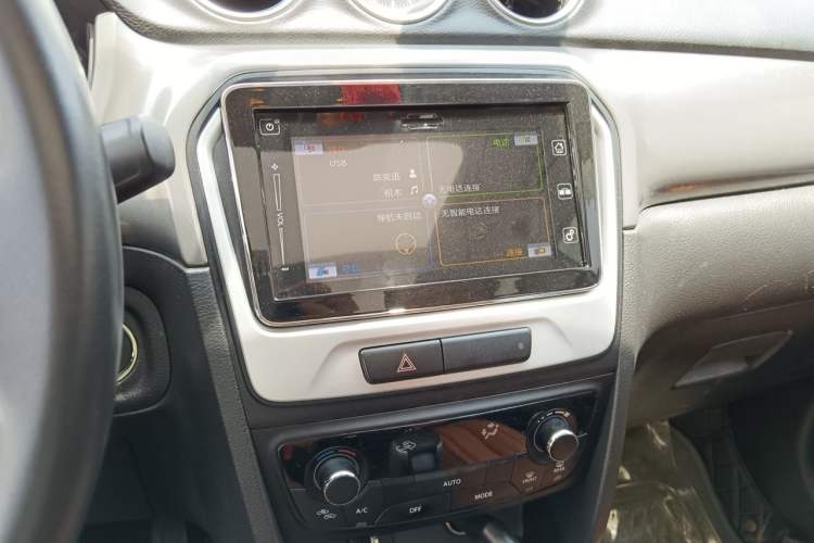 Used Suzuki Vitara 2016 1.4T Automatic Two-Wheel Drive Luxury Version Audio And AC Panel