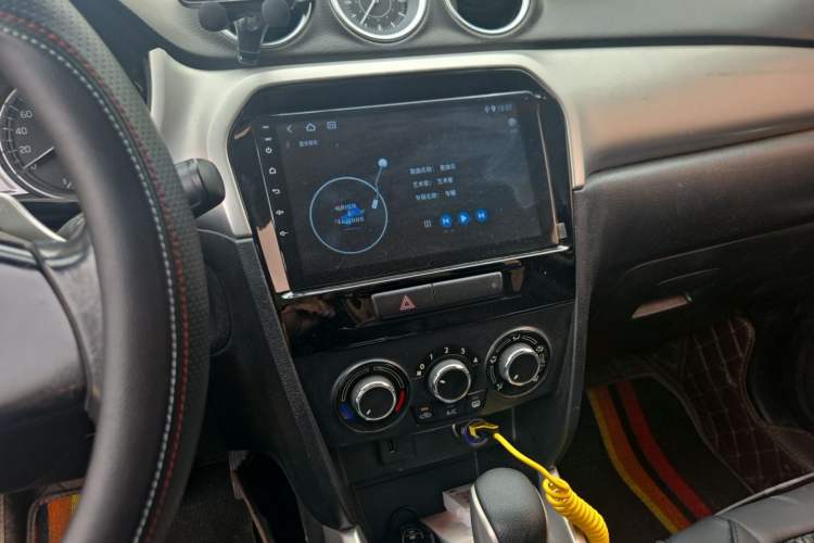Used Suzuki Vitara 2016 1.4T Automatic Two-Wheel Drive Elite Model Audio And AC Panel