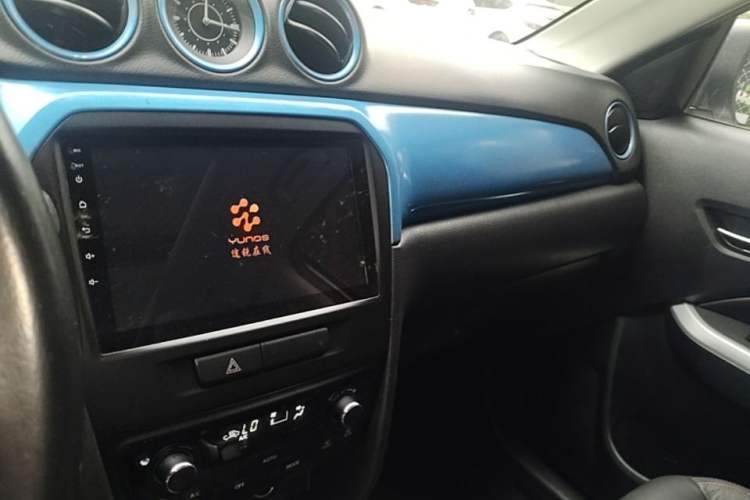 Used Suzuki Vitara 2016 1.4T Automatic Two-Wheel Drive Luxury Version Audio And AC Panel