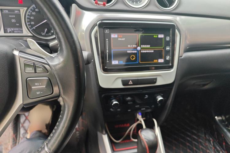Used Suzuki Vitara 2016 1.4T Automatic Two-Wheel Drive Luxury Version Audio And AC Panel