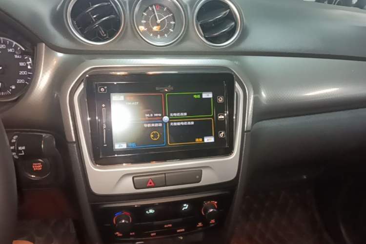 Used Suzuki Vitara 2016 1.4T Automatic Two-Wheel Drive Luxury Version Audio And AC Panel