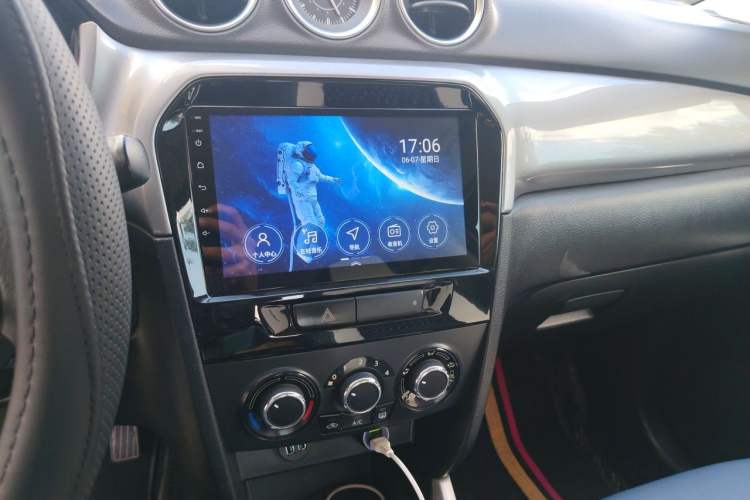 Used Suzuki Vitara 2016 1.6L Manual Two-Wheel Drive Entry-Level Trim Audio And AC Panel