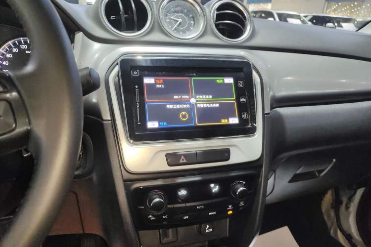 Used Suzuki Vitara 2016 1.4T Automatic 4x4 Flagship Model Audio And AC Panel