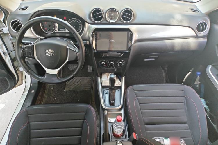 Used Suzuki Vitara 2016 1.4T Automatic Two-Wheel Drive Elite Model Center Console