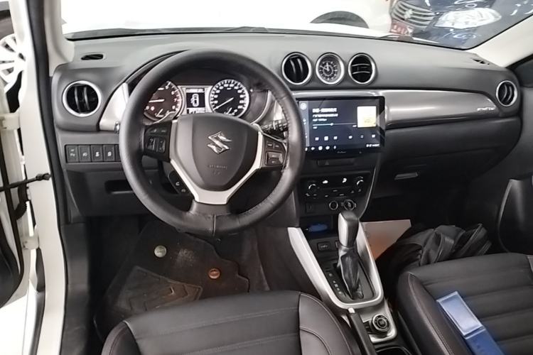 Used Suzuki Vitara 2016 1.4T Automatic 4x4 Flagship Model Center Console