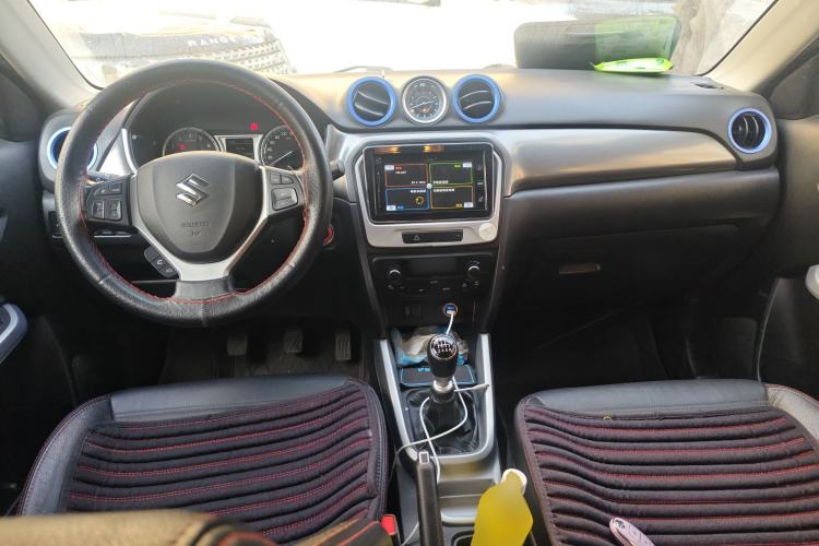 Used Suzuki Vitara 2016 1.4T Manual Two-Wheel Drive Luxury Model Center Console