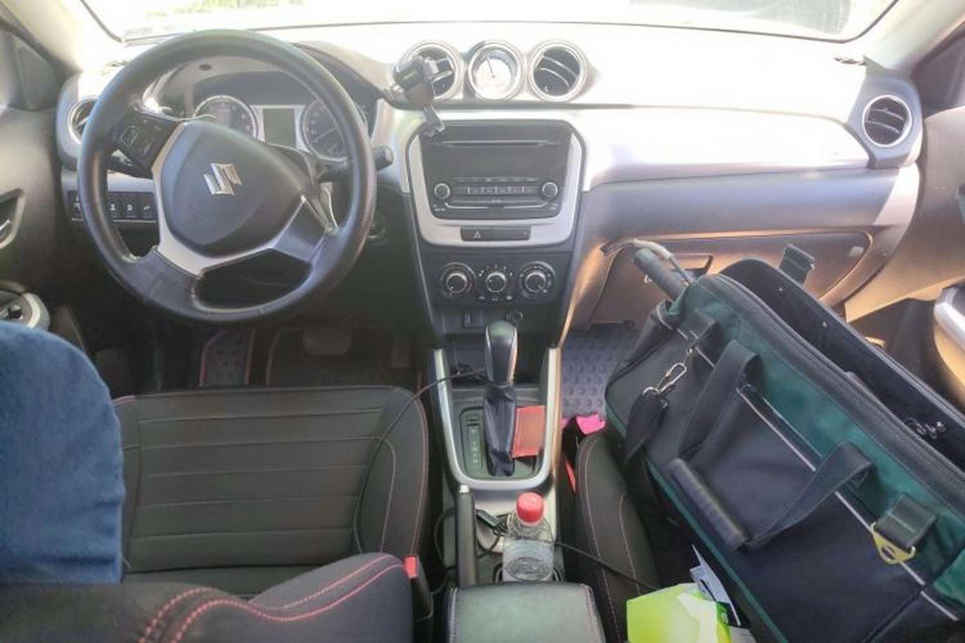 Used Suzuki Vitara 2016 1.4T Automatic All-Wheel-Drive Elite Model Center Console