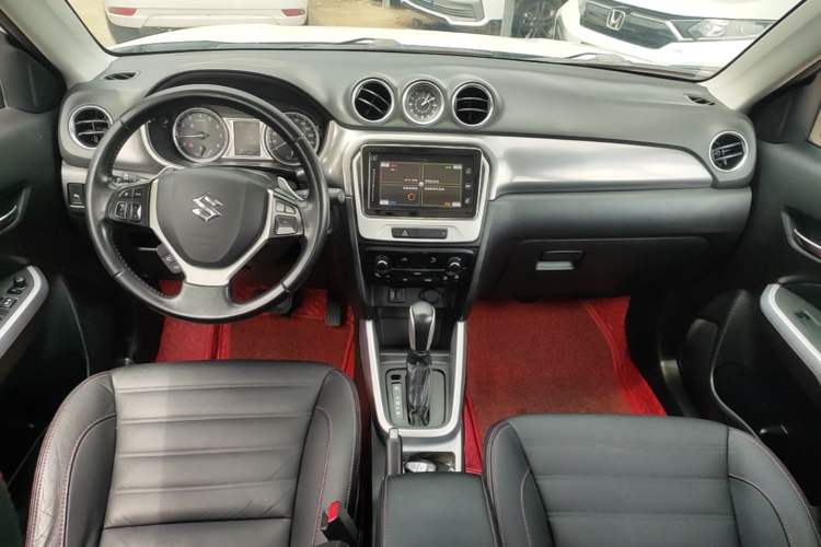 Used Suzuki Vitara 2016 1.4T Automatic Two-Wheel Drive Luxury Version Center Console