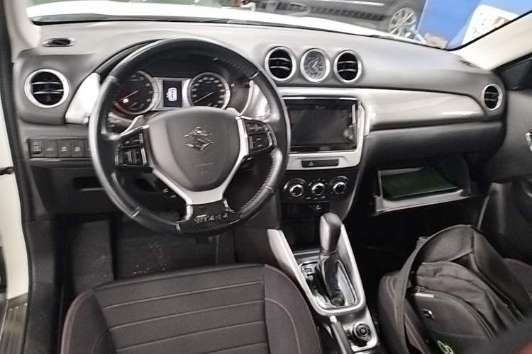 Used Suzuki Vitara 2016 1.4T Automatic All-Wheel Drive Leading Version Center Console