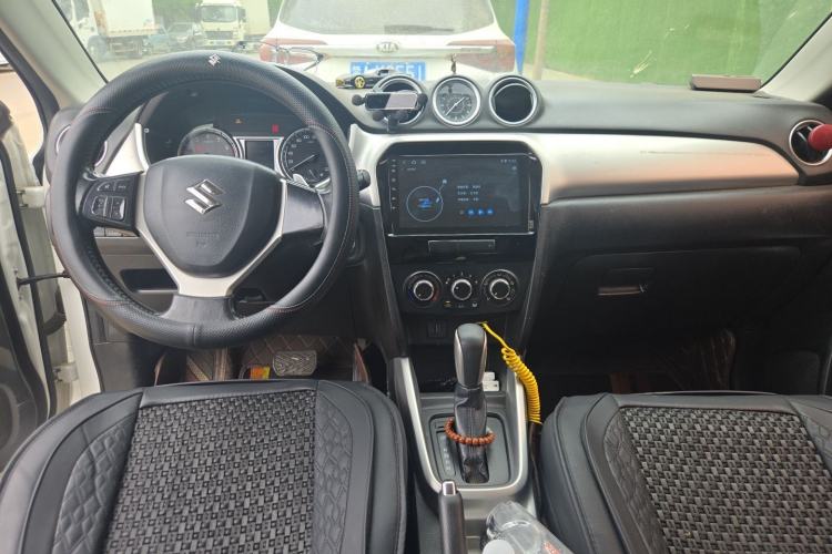 Used Suzuki Vitara 2016 1.4T Automatic Two-Wheel Drive Elite Model Center Console