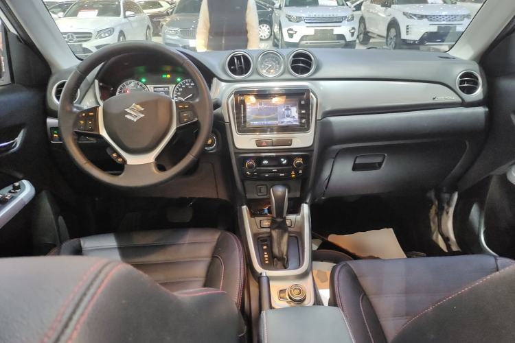 Used Suzuki Vitara 2016 1.4T Automatic 4x4 Flagship Model Center Console