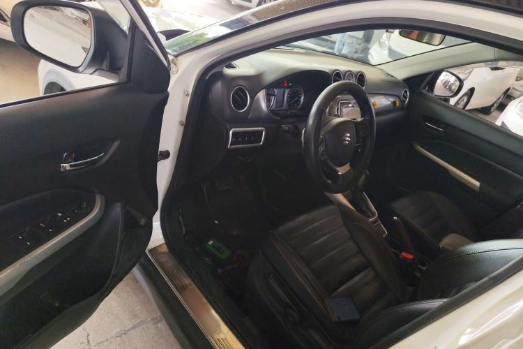 Used Suzuki Vitara 2016 1.4T Automatic Two-Wheel Drive Luxury Version Driver Seat