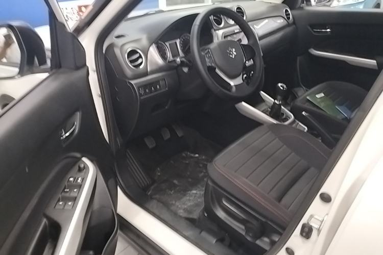 Used Suzuki Vitara 2016 1.4T Manual Two-Wheel-Drive Elite Model Driver Seat