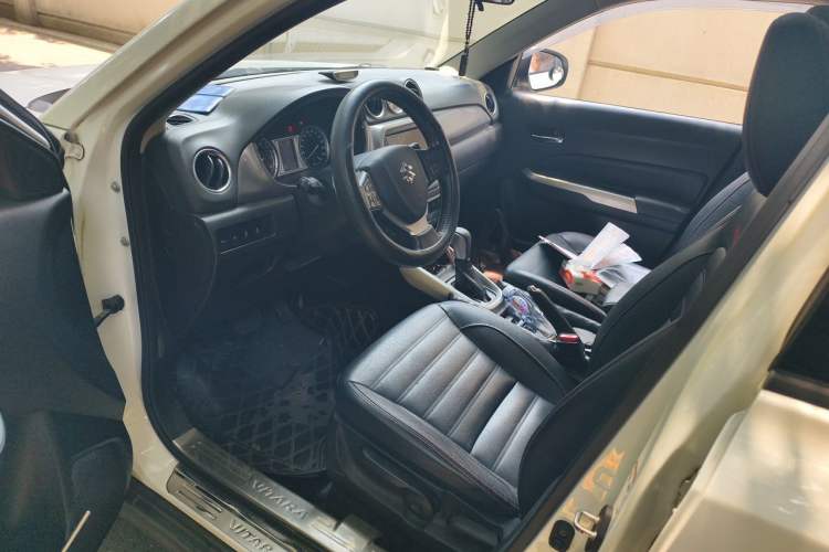 Used Suzuki Vitara 2016 1.4T Automatic Two-Wheel Drive Luxury Version Driver Seat