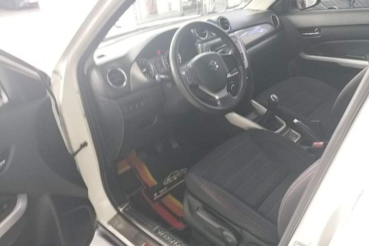 Used Suzuki Vitara 2016 1.6L Manual Two-Wheel Drive Entry-Level Trim Driver Seat
