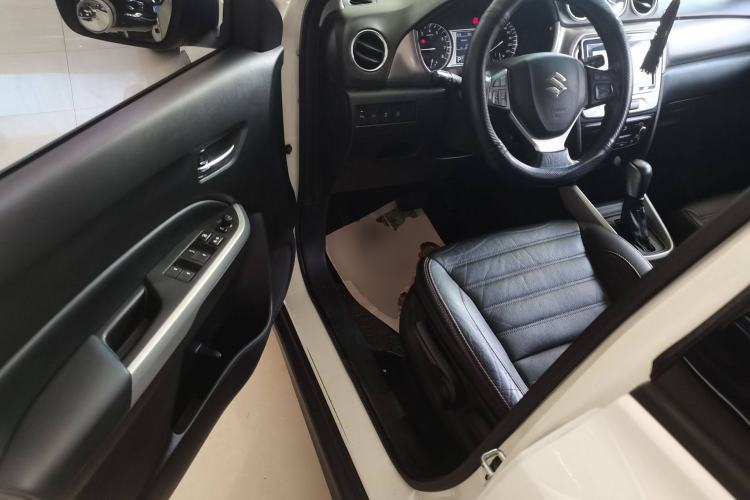 Used Suzuki Vitara 2016 1.4T Automatic Two-Wheel Drive Luxury Version Driver Seat