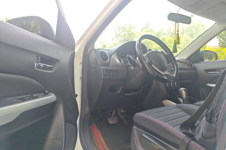 Used Suzuki Vitara 2016 1.4T Automatic Two-Wheel Drive Elite Model Driver Seat