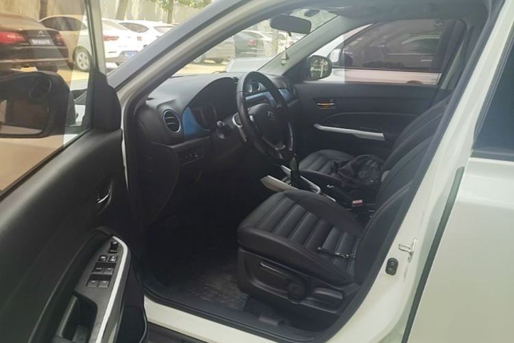 Used Suzuki Vitara 2016 1.4T Automatic Two-Wheel Drive Luxury Version Driver Seat