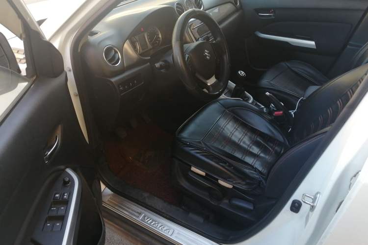 Used Suzuki Vitara 2016 1.6L Manual Two-Wheel Drive Entry-Level Trim Driver Seat