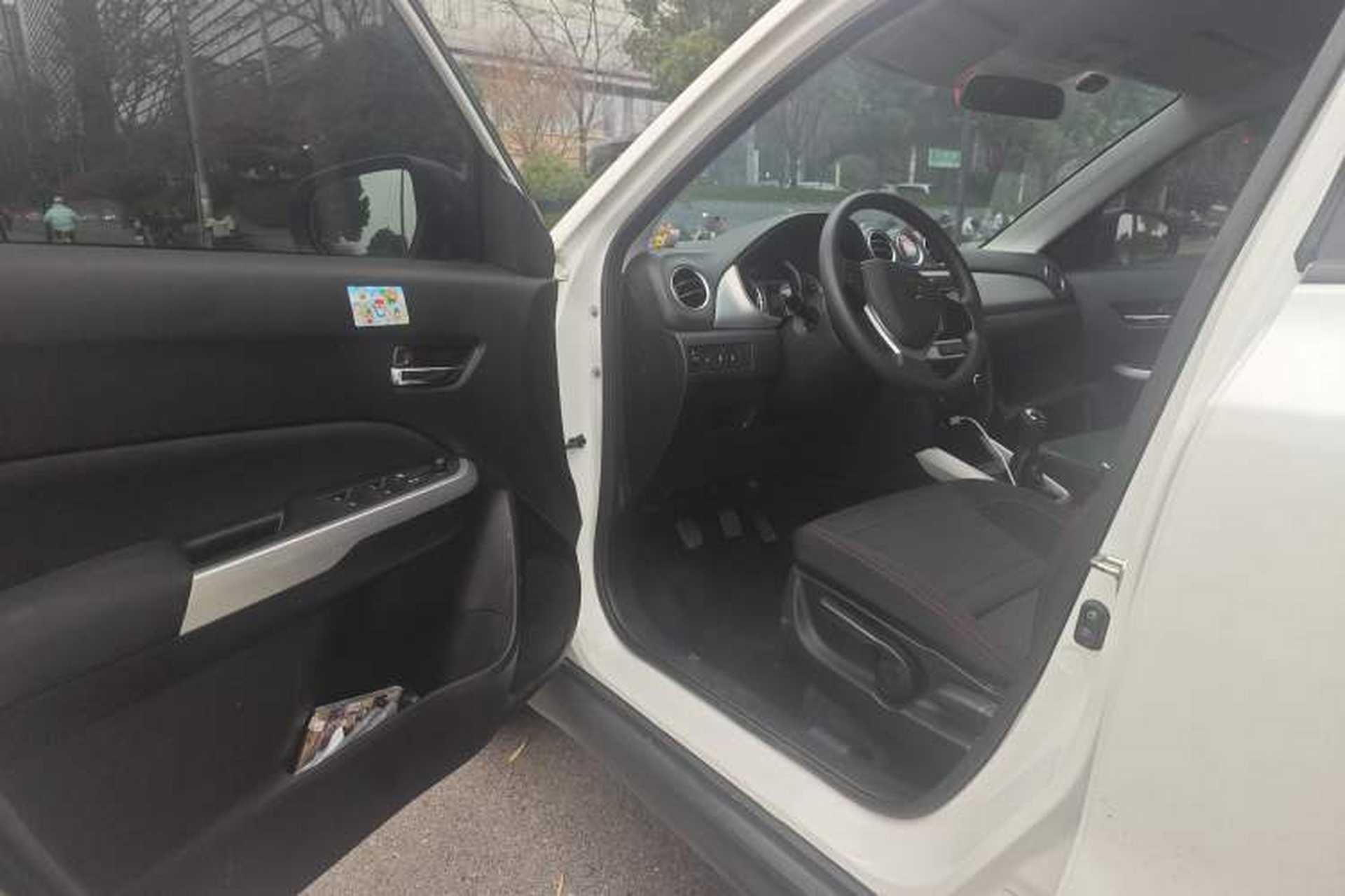 Used Suzuki Vitara 2016 1.6L Manual Two-Wheel Drive Entry-Level Trim Driver Seat