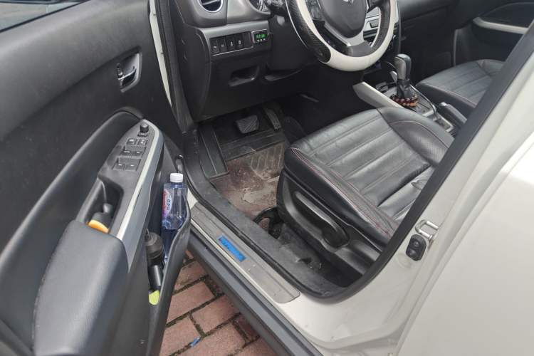 Used Suzuki Vitara 2016 1.4T Automatic Two-Wheel Drive Luxury Version Driver Seat