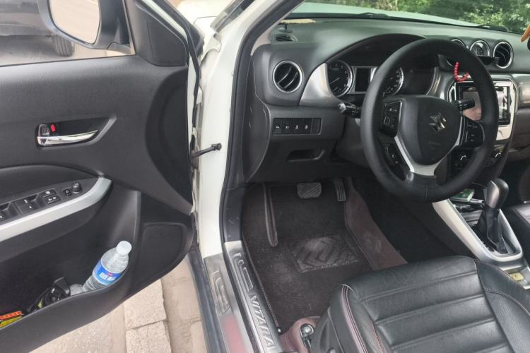 Used Suzuki Vitara 2016 1.4T Automatic Two-Wheel Drive Luxury Version Driver Seat