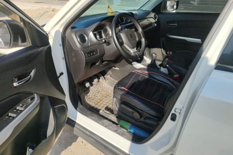 Used Suzuki Vitara 2016 1.6L Manual Two-Wheel Drive Entry-Level Trim Driver Seat