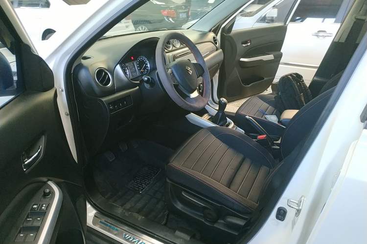 Used Suzuki Vitara 2016 1.6L Manual Two-Wheel Drive Entry-Level Trim Driver Seat