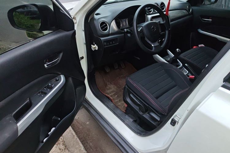 Used Suzuki Vitara 2016 1.6L Manual Two-Wheel Drive Entry-Level Trim Driver Seat
