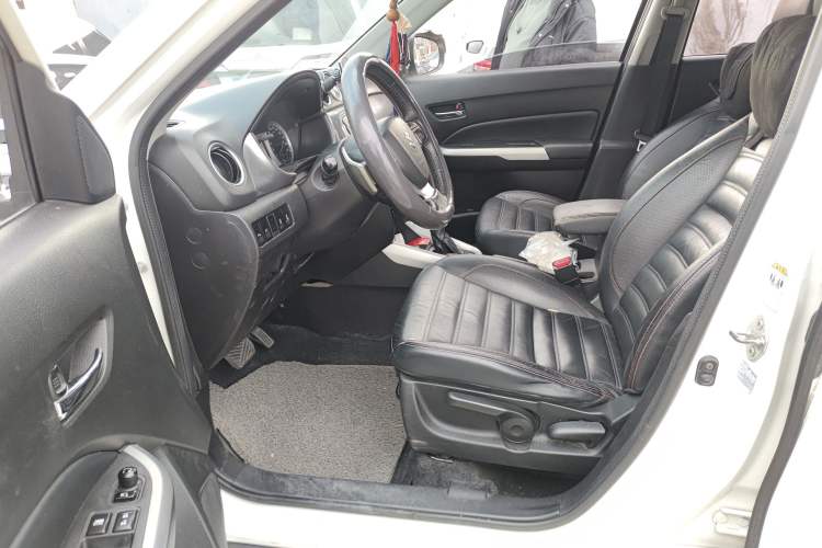 Used Suzuki Vitara 2016 1.4T Automatic Two-Wheel Drive Luxury Version Driver Seat