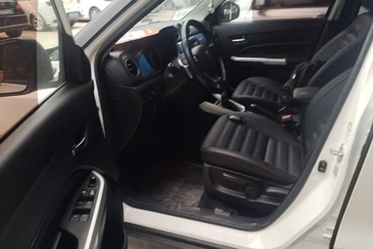 Used Suzuki Vitara 2016 1.4T Automatic Two-Wheel Drive Luxury Version Driver Seat