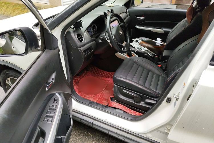 Used Suzuki Vitara 2016 1.4T Automatic Two-Wheel Drive Luxury Version Driver Seat