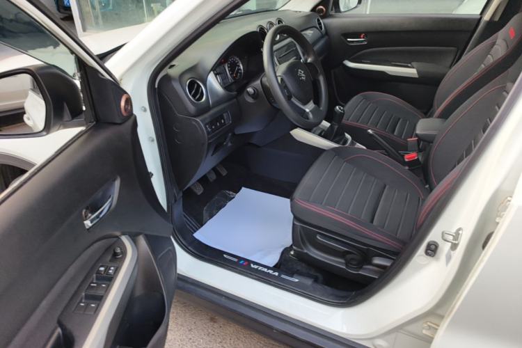 Used Suzuki Vitara 2016 1.6L Manual Two-Wheel Drive Entry-Level Trim Driver Seat