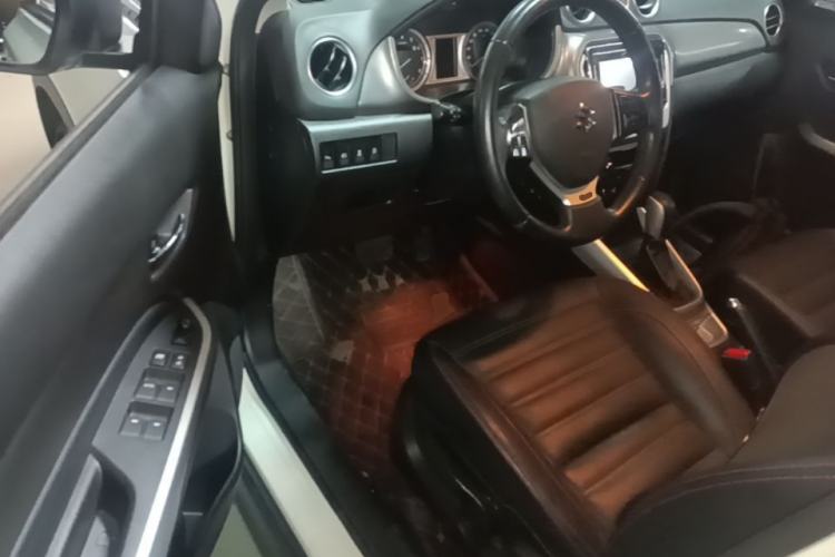 Used Suzuki Vitara 2016 1.4T Automatic Two-Wheel Drive Luxury Version Driver Seat