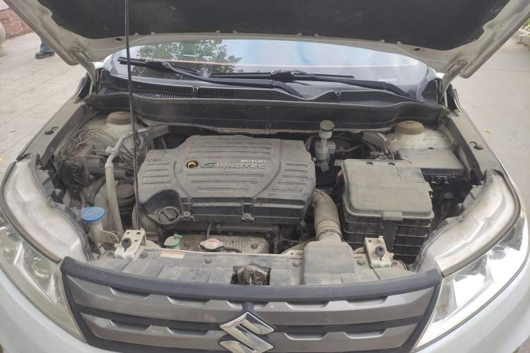 Used Suzuki Vitara 2016 1.6L Manual Two-Wheel Drive Entry-Level Trim Engine Bay