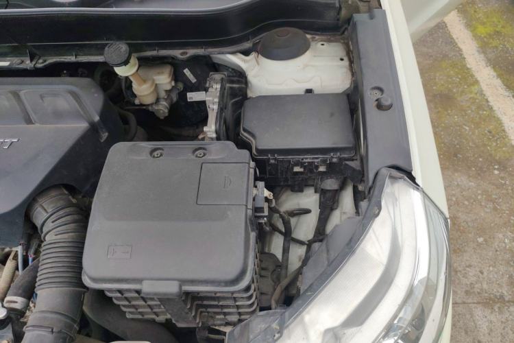 Used Suzuki Vitara 2016 1.4T Automatic Two-Wheel Drive Elite Model Engine Bay Left